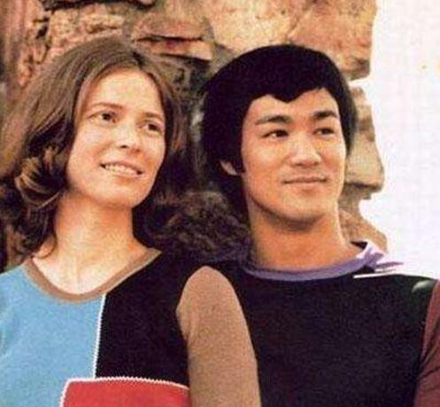 李小龙人资料简介 妻子琳达也是个苦命的女人